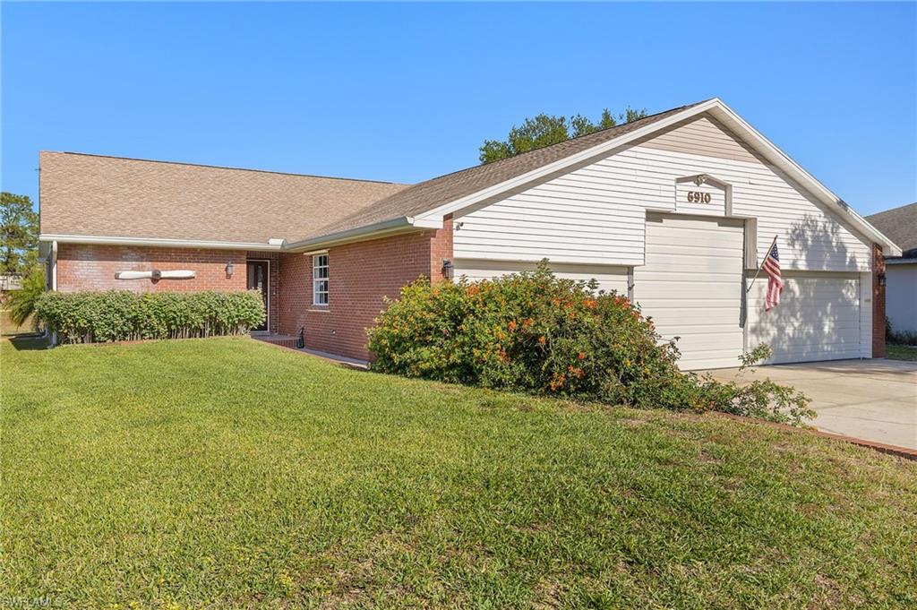 6910 Circle Dr Property Photo