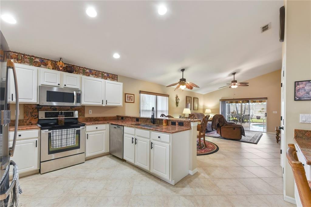 15773 Beachcomber Ave Property Photo 11