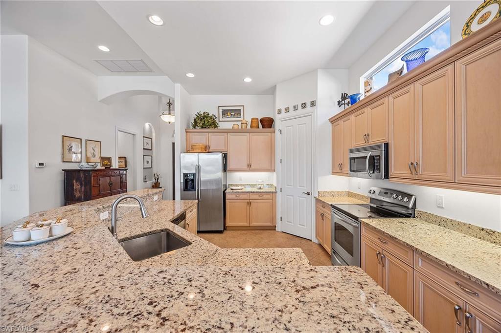 6574 Caldecott Dr Property Photo 12