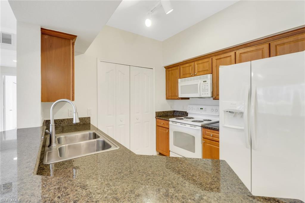 13010 Positano Cir # 108 Property Photo 8