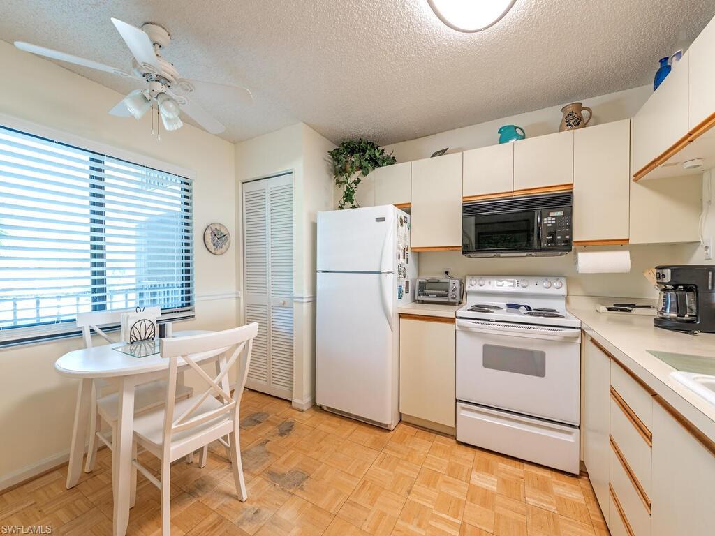 5776 Deauville Cir C202 Property Photo 6