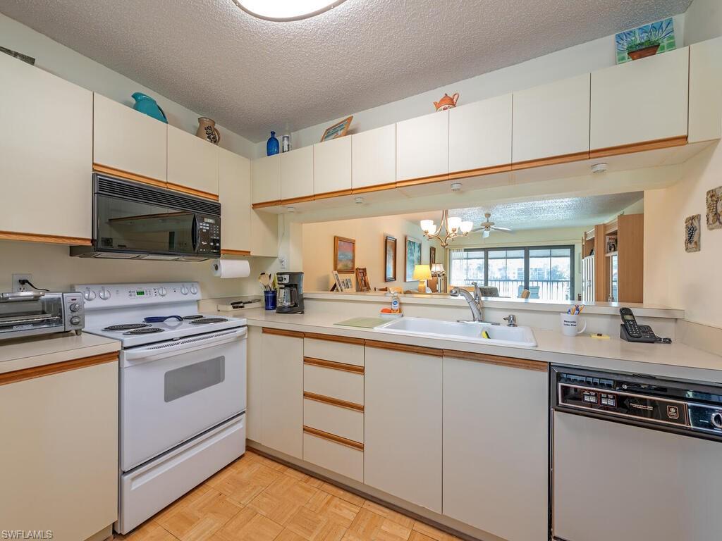 5776 Deauville Cir C202 Property Photo 7