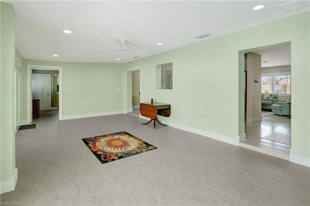 719 Sharar Ct Property Photo 32