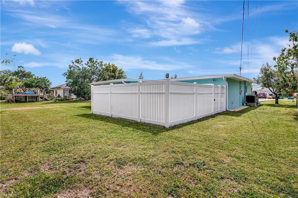 719 Sharar Ct Property Photo 37