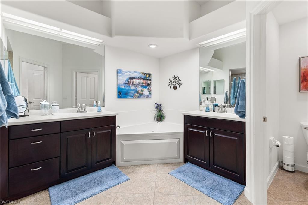8583 Via Lungomare Cir # 202 Property Photo 13