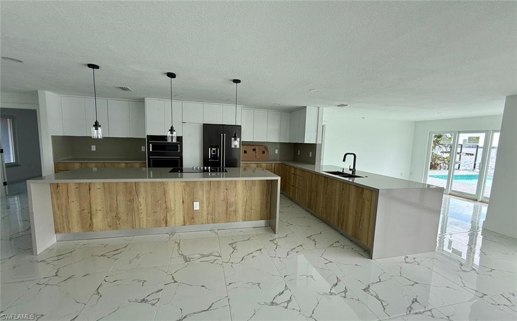 111 North Shore Ave Property Photo 11