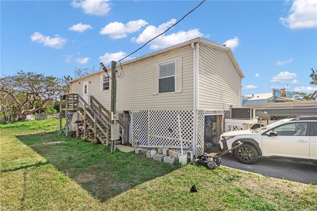 228 Mamie St Property Photo 4