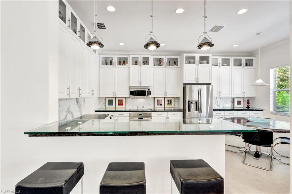 6577 Marbella Ln Property Photo 9
