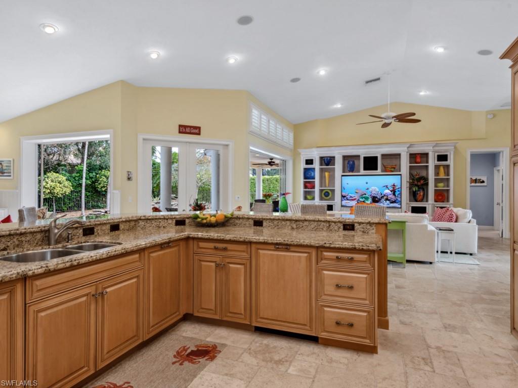 762 Lynnmore Ln E Property Photo 10