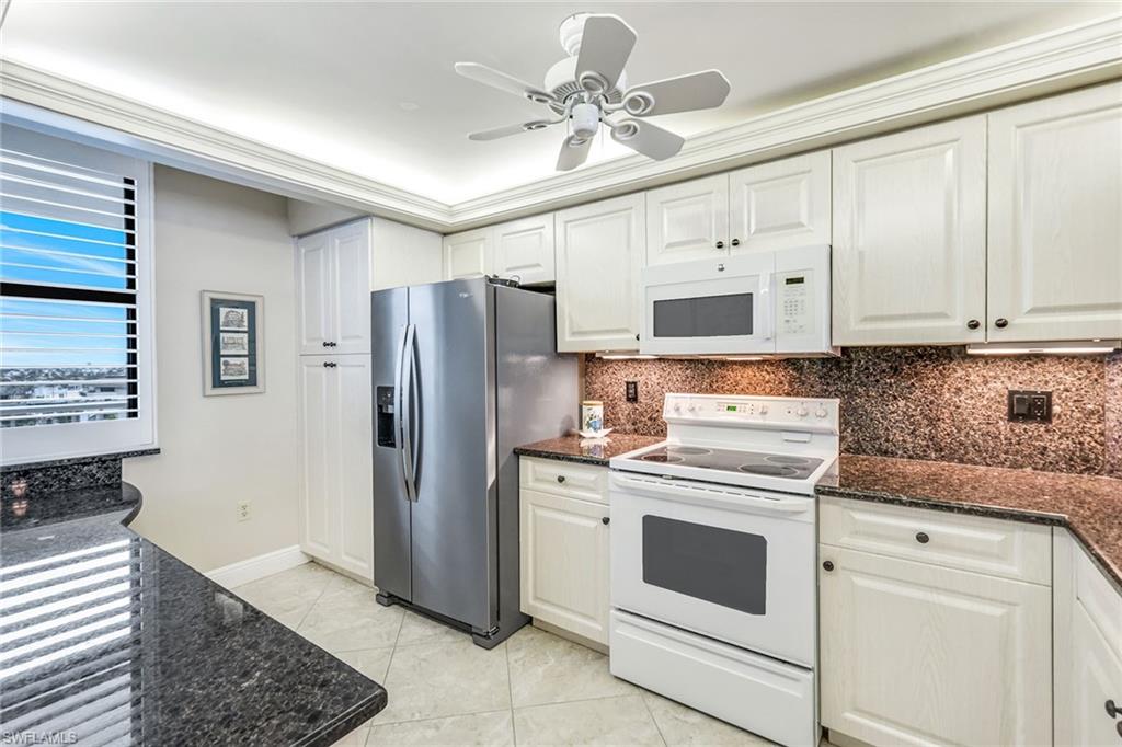 320 Seaview Ct # 805 Property Photo 13