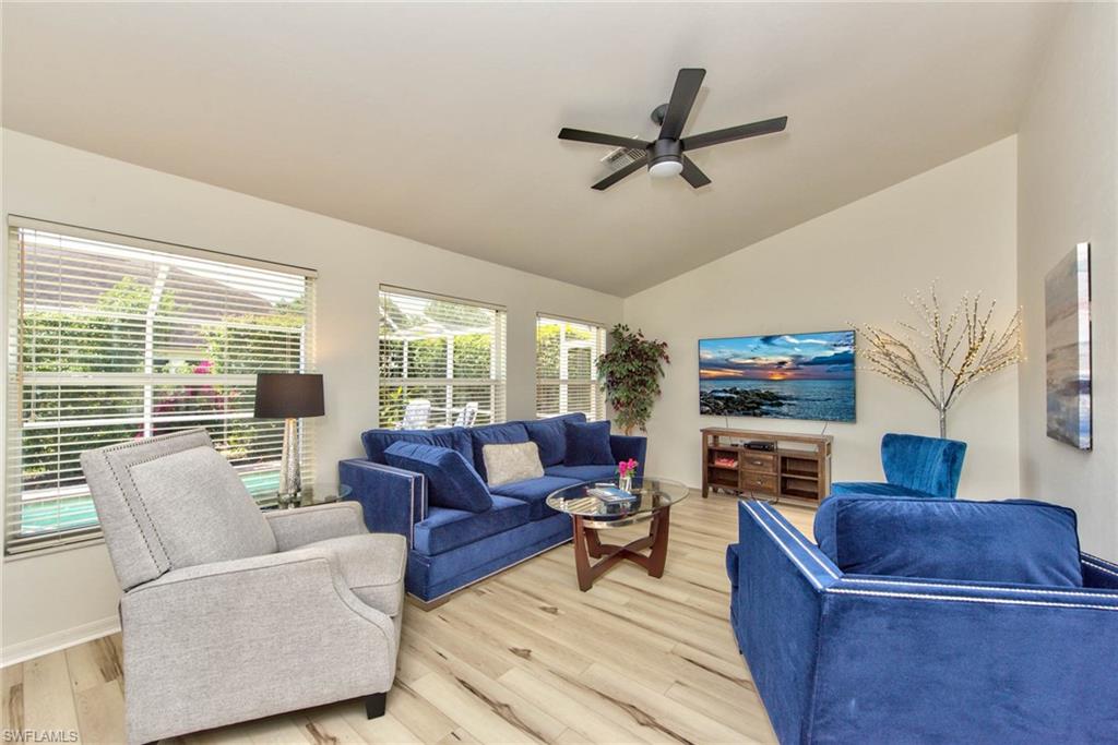 22030 Seashore Cir Property Photo 3