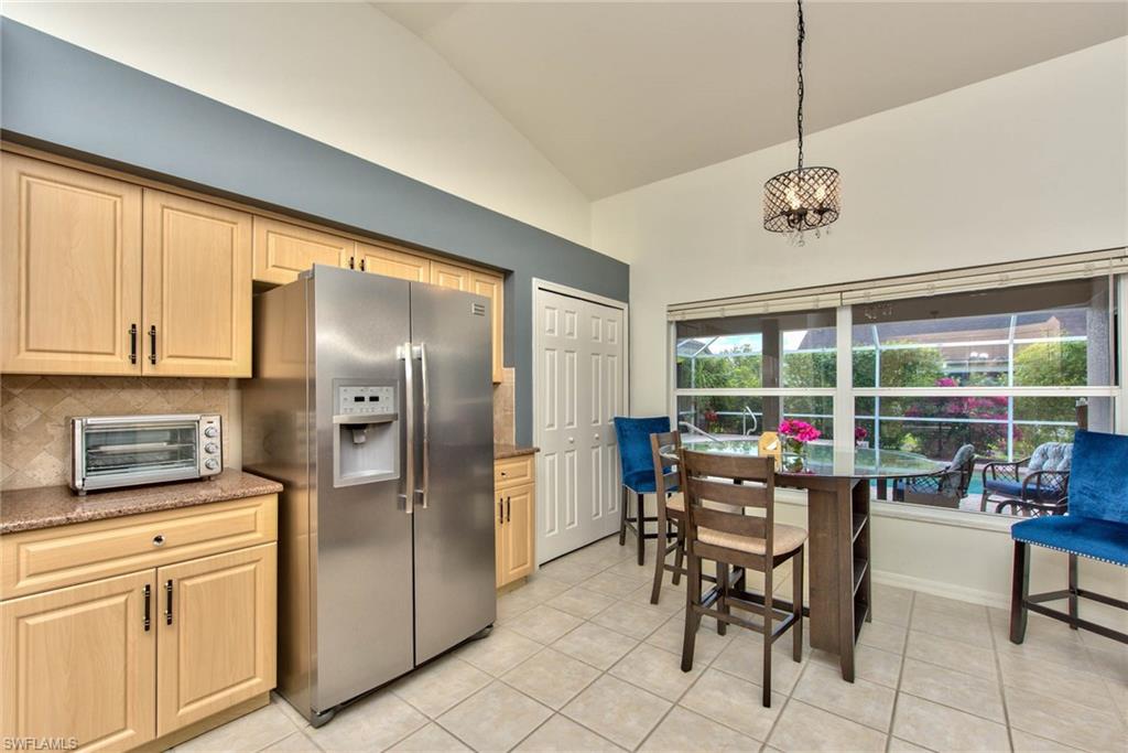 22030 Seashore Cir Property Photo 9