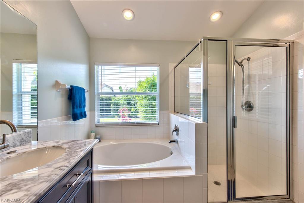 22030 Seashore Cir Property Photo 16
