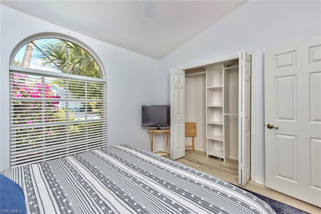 22030 Seashore Cir Property Photo 18