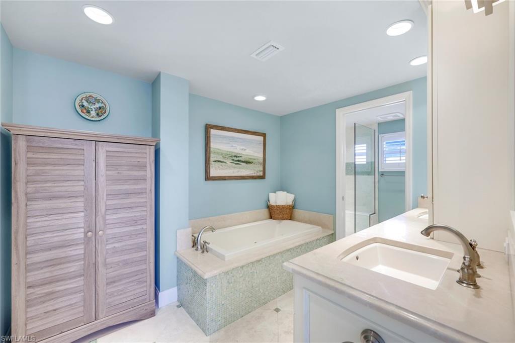 3401 Gulf Shore Blvd N # 303 Property Photo 18