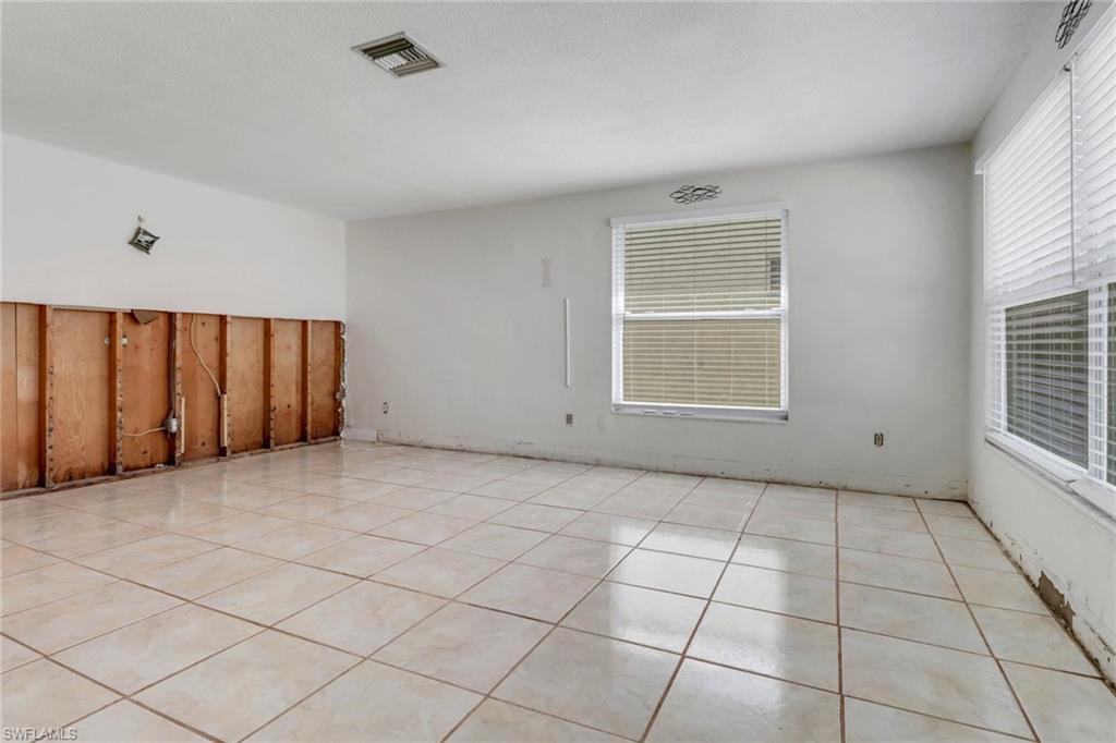 2686 Clyde St Property Photo 14