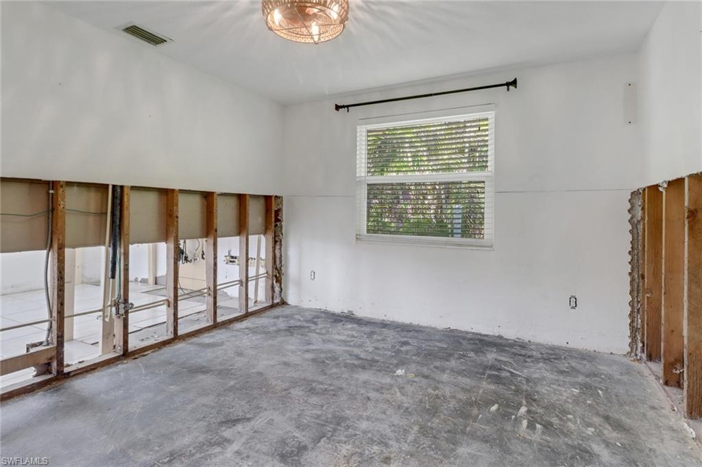 2686 Clyde St Property Photo 22