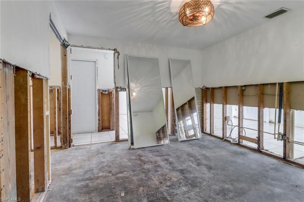 2686 Clyde St Property Photo 24