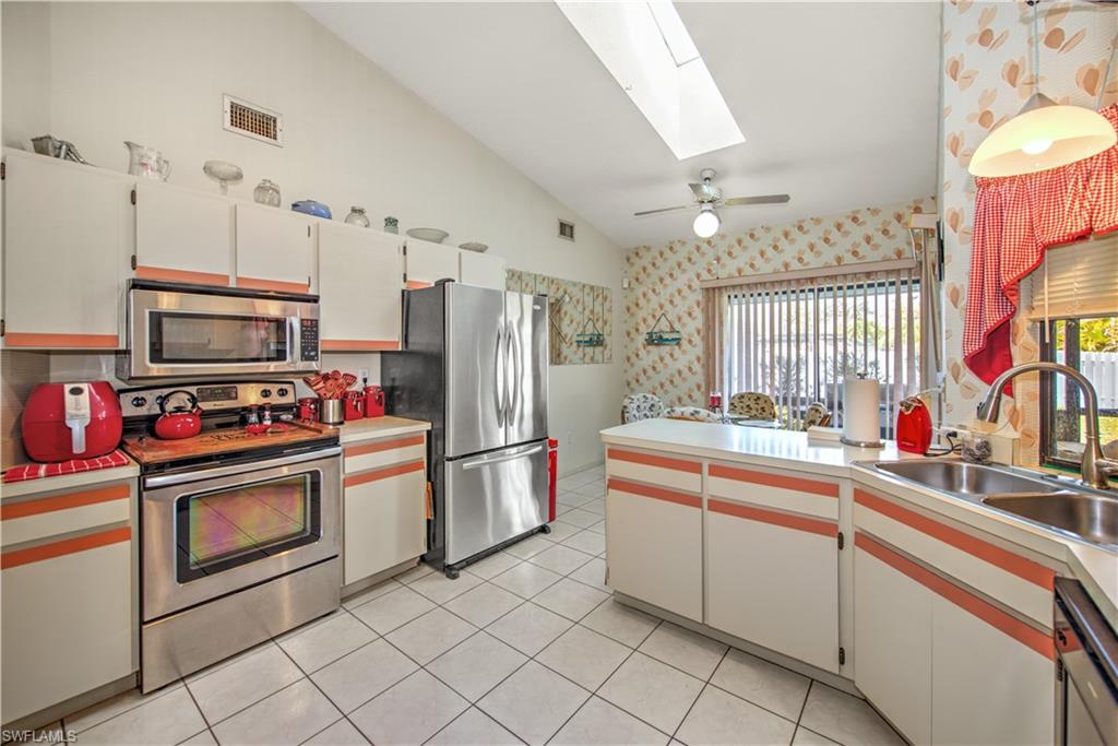 19484 Midway Blvd Property Photo 6