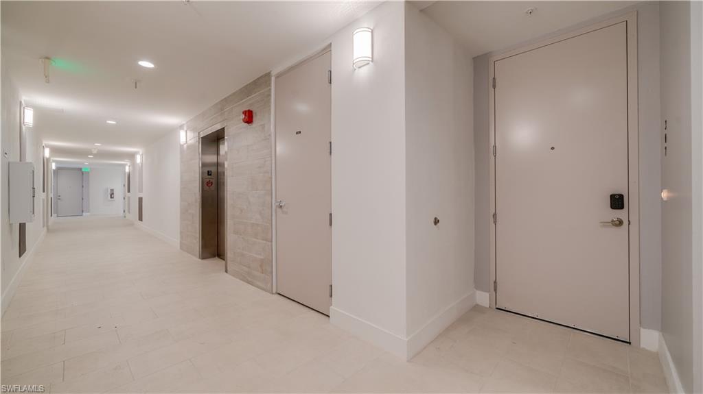 15901 Royal Pointe Ln # 307 Property Photo 11