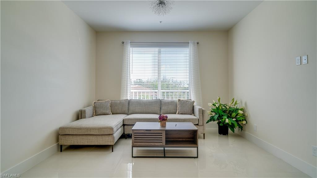 15901 Royal Pointe Ln # 307 Property Photo 15
