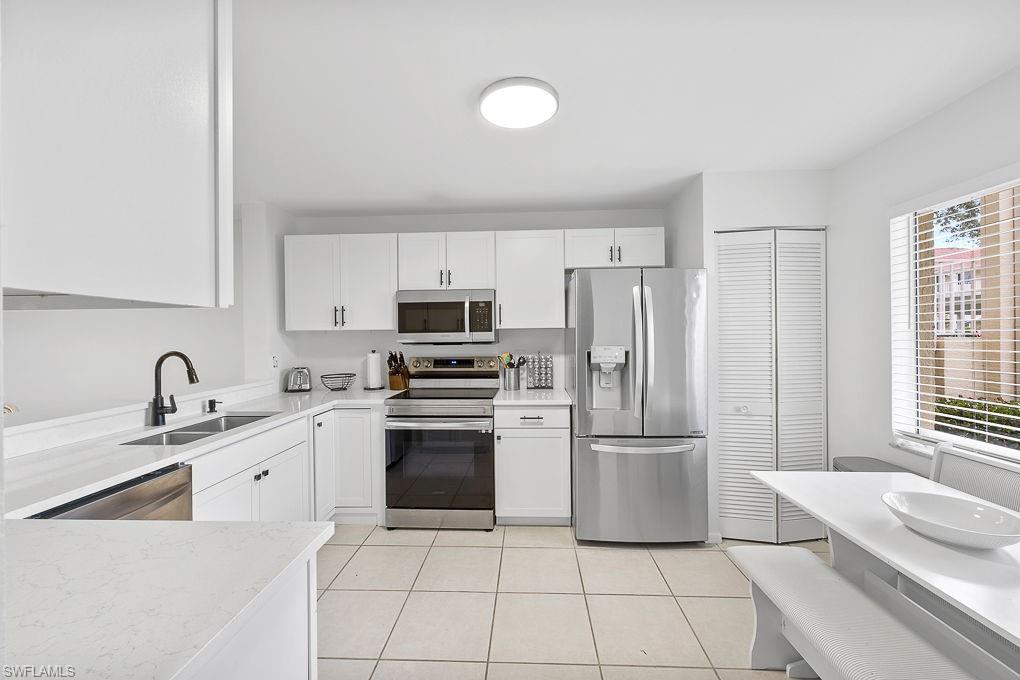 3705 Amberly Cir # F103 Property Photo 5