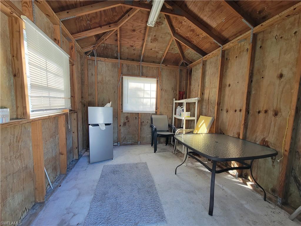 10130 Sunnywood Ct Property Photo 4