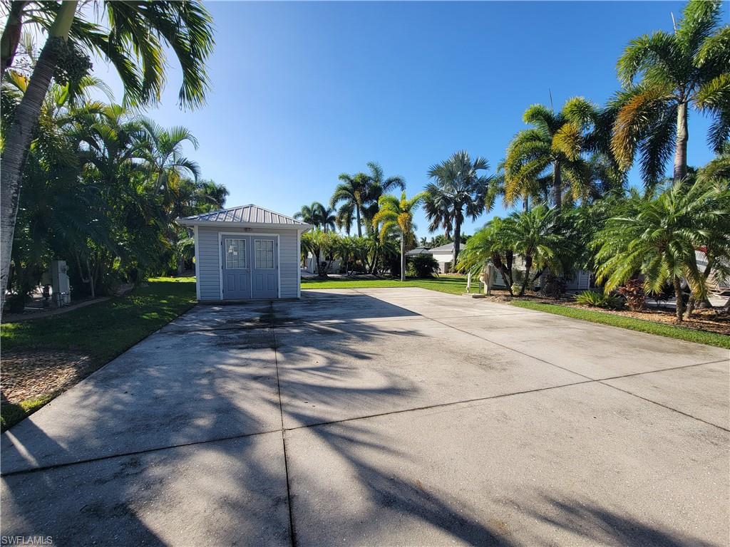 10130 Sunnywood Ct Property Photo 5