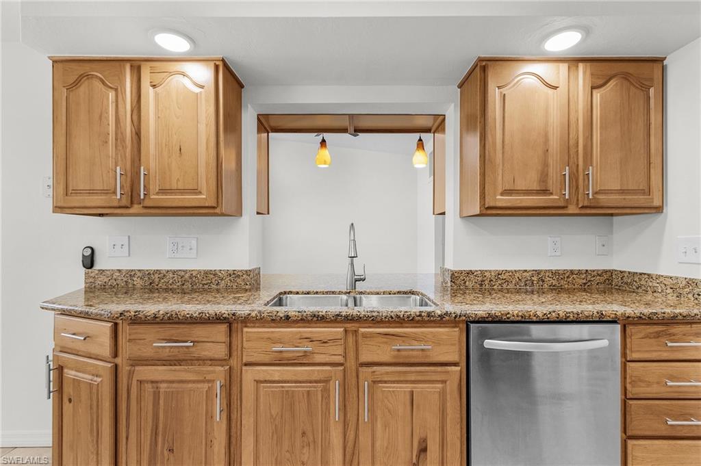 17321 Lee Rd Property Photo 8