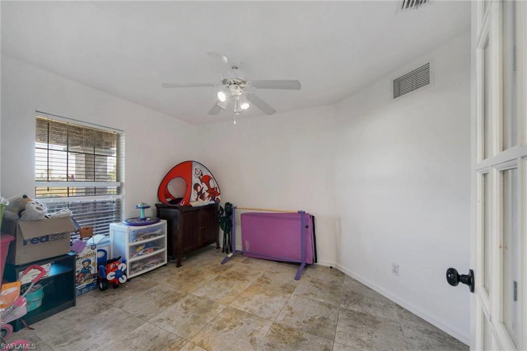 30 Sw 21st Pl Property Photo 4