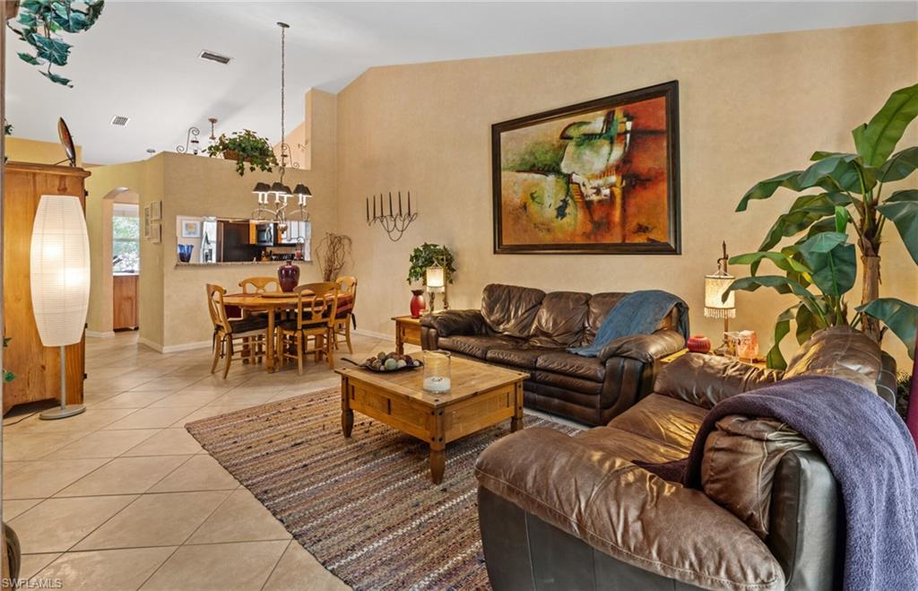 6665 Huntington Lakes Cir # 202 Property Photo 1