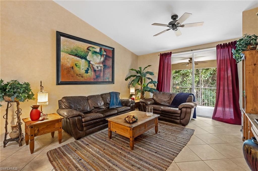 6665 Huntington Lakes Cir # 202 Property Photo 2