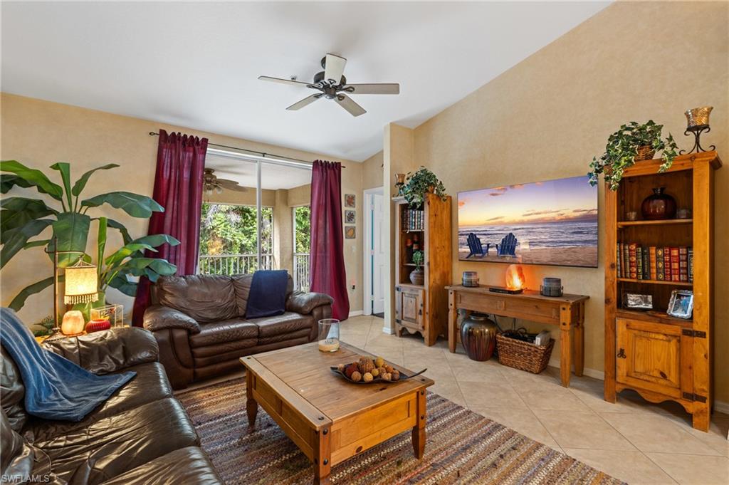 6665 Huntington Lakes Cir # 202 Property Photo 3