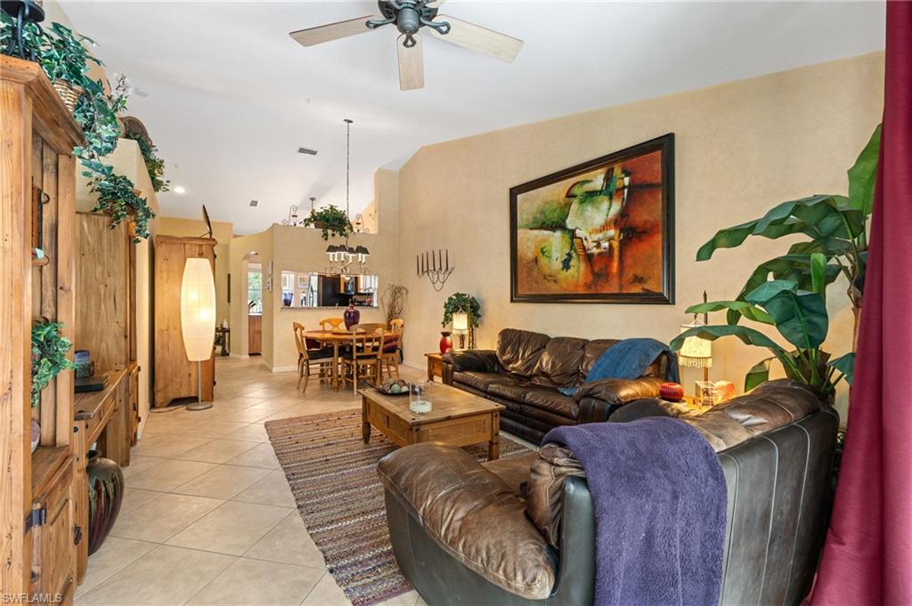 6665 Huntington Lakes Cir # 202 Property Photo 4