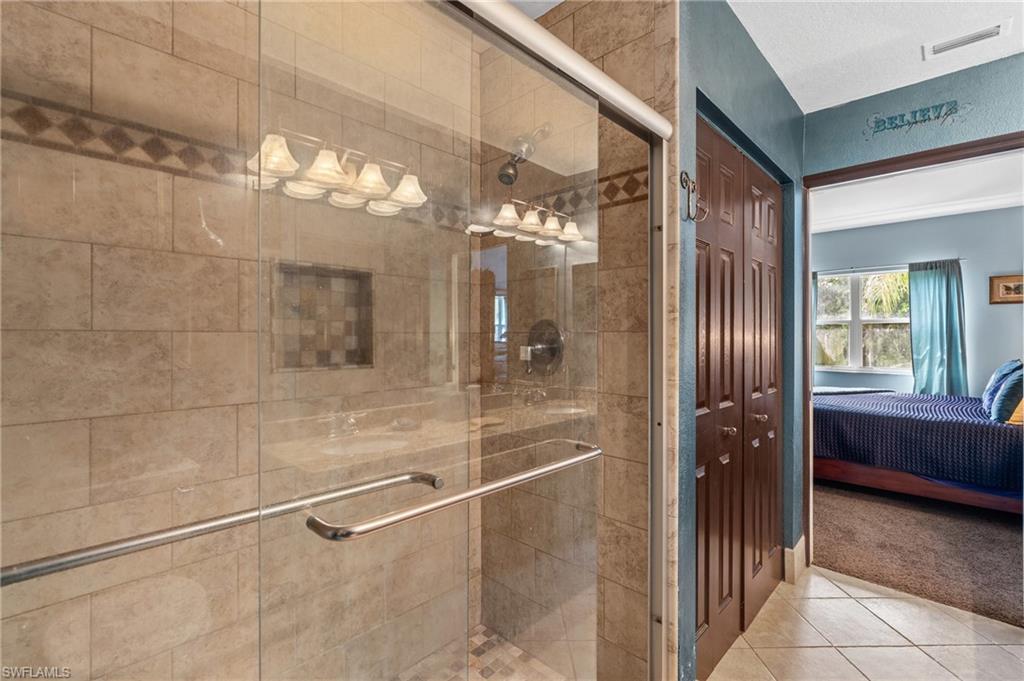 6665 Huntington Lakes Cir # 202 Property Photo 17