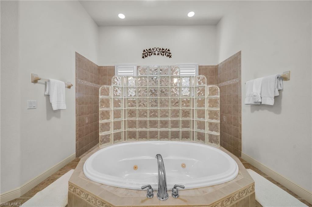 2605 Beach Pkwy W Property Photo 21