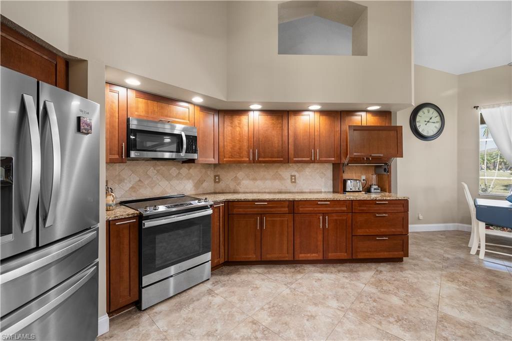 12734 Pembroke Cir S Property Photo 16