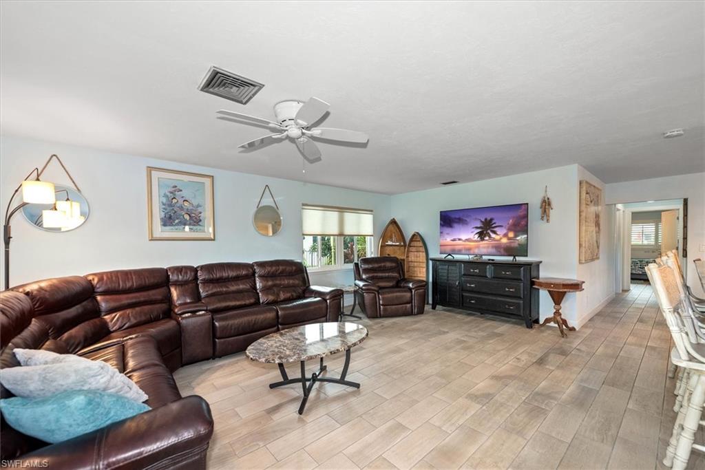2205 Channel Way Property Photo 3