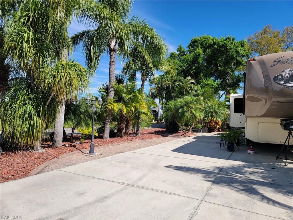 5761 Brightwood Dr Property Photo 3