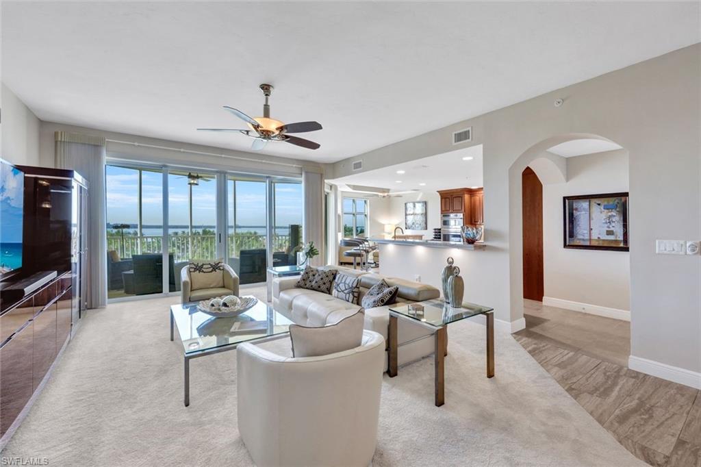 6021 Silver King Blvd # 305 Property Photo 3