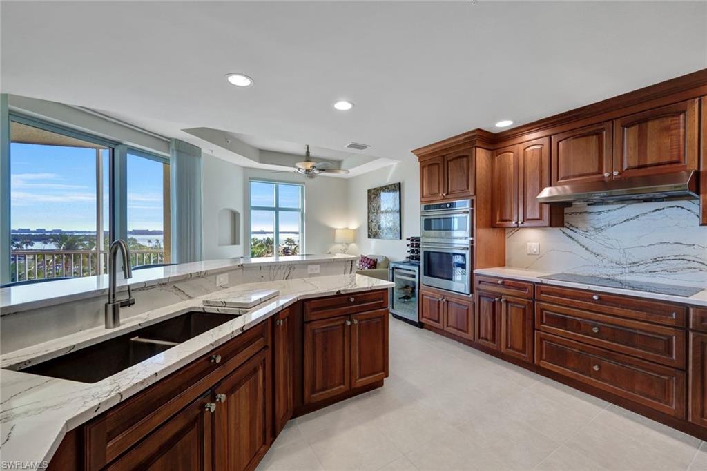 6021 Silver King Blvd # 305 Property Photo 12