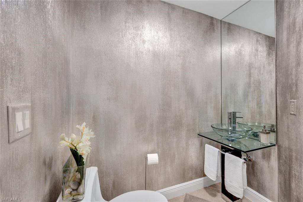6021 Silver King Blvd # 305 Property Photo 24