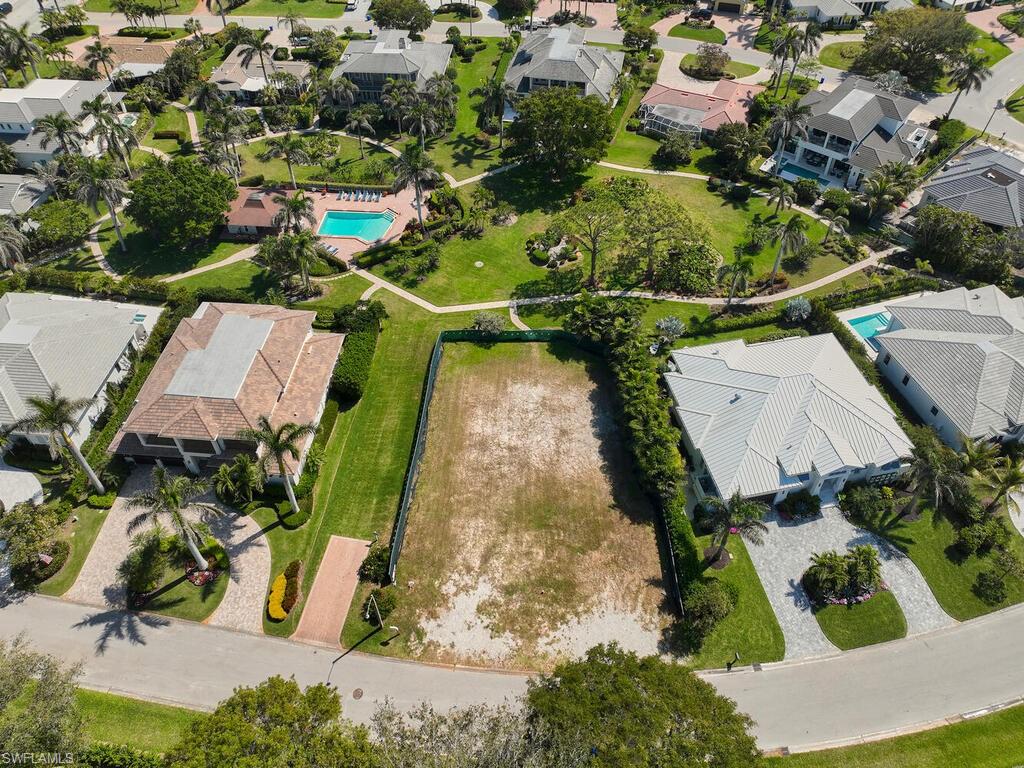 732 Park Shore Ct Property Photo 6