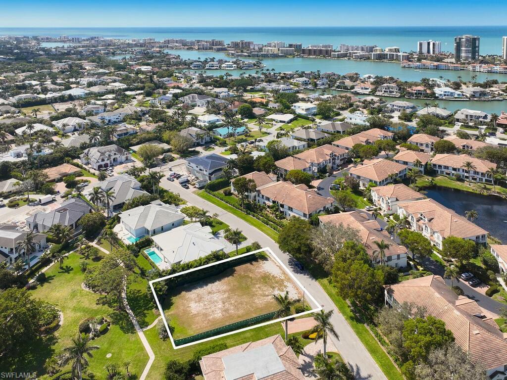 732 Park Shore Ct Property Photo 11