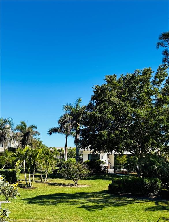 732 Park Shore Ct Property Photo 14