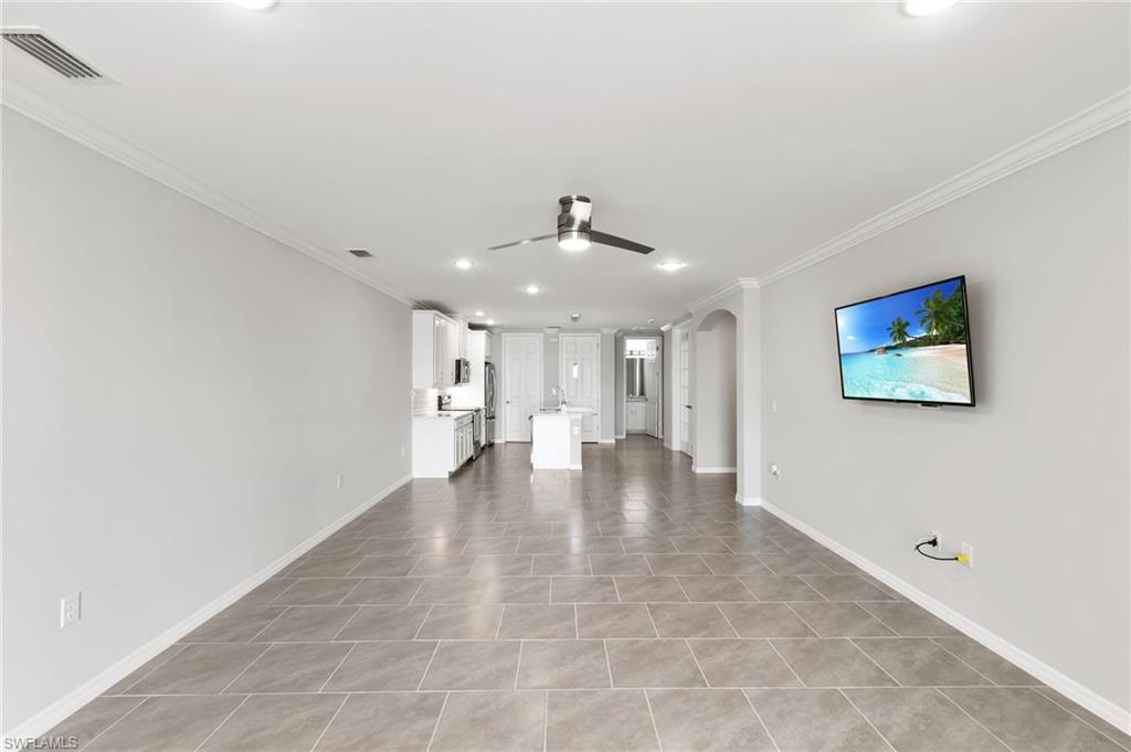 14618 Edgewater Cir Property Photo 9