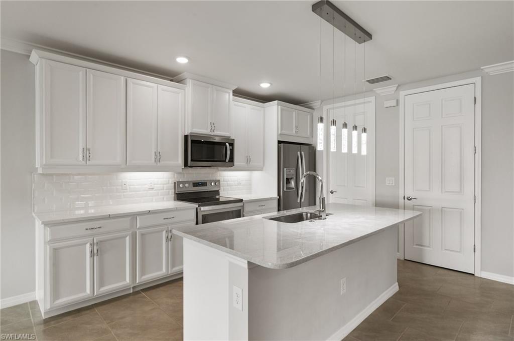 14618 Edgewater Cir Property Photo 12