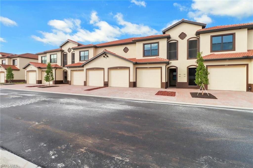 1818 Parkway Condominiums Real Estate Listings Main Image