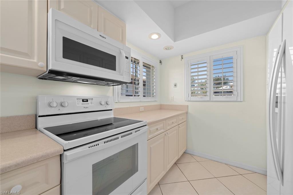 255 Periwinkle Way 5b Property Photo 10