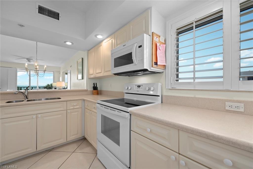 255 Periwinkle Way 5b Property Photo 11